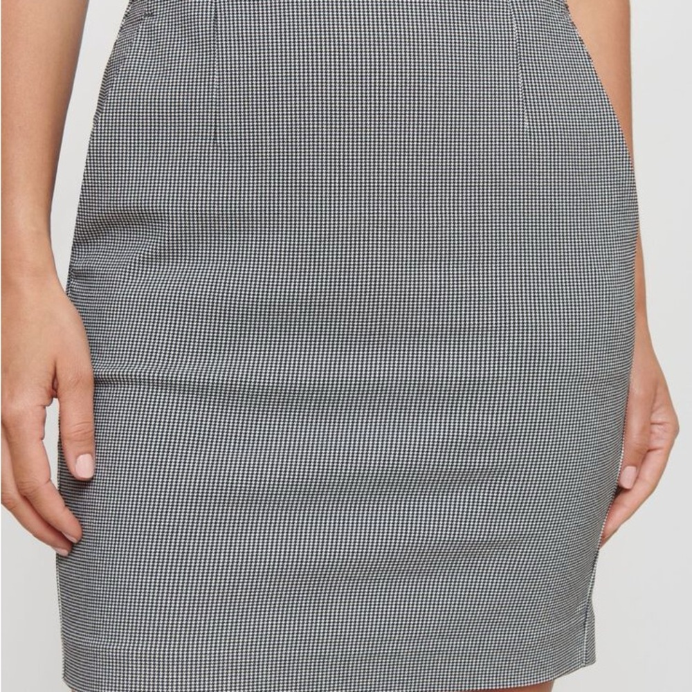 Dynamite houndstooth skirt